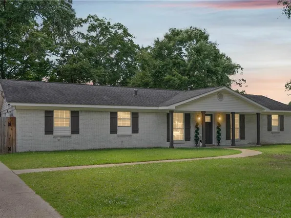 131 Ideal Dr, Saraland, AL 36571