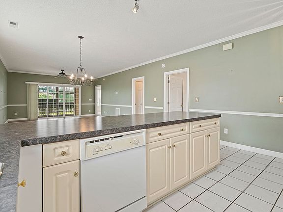 3rd image of 3979 Forsythia Ct. #201