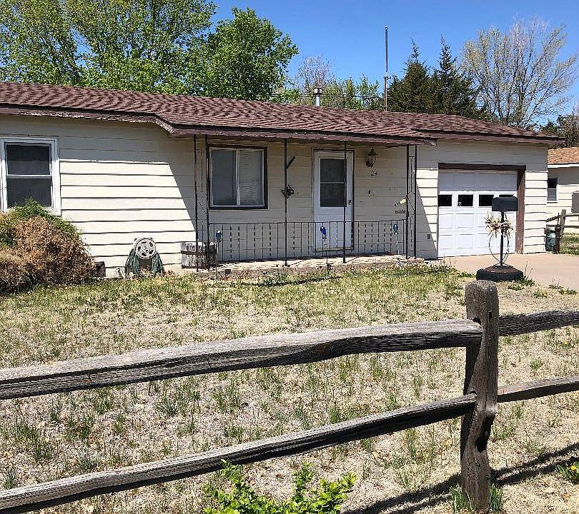 1st image of 24 Walnut Dr