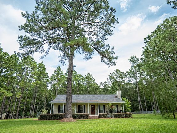 2nd image of 257 Vinland Cir