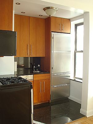 4th image of 3111 Broadway APT 2L