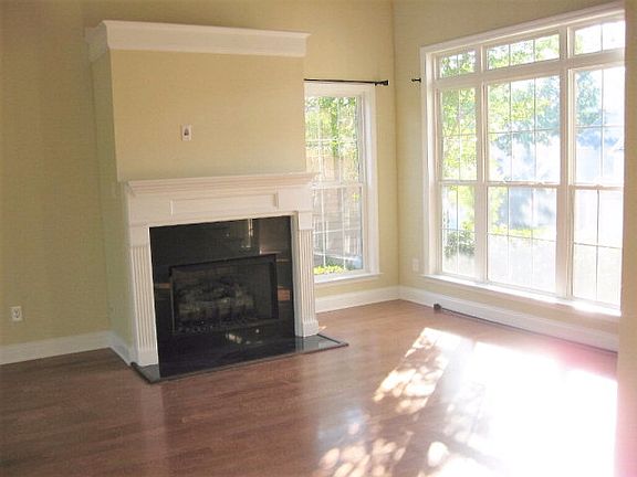 4th image of 4129 Chastain Dr