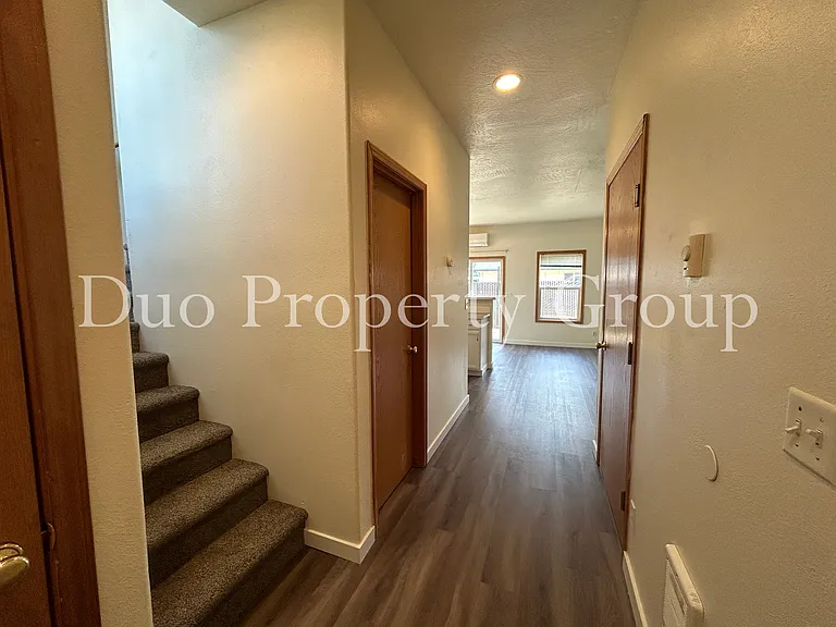 603 S 41st Ct — Photo 3