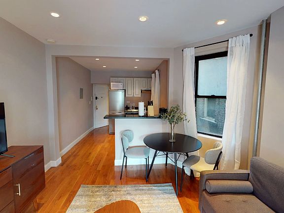 3rd image of 715 E 5th St APT 3B