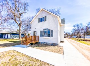 306 Spring Ave N, Lake Preston, SD 57249