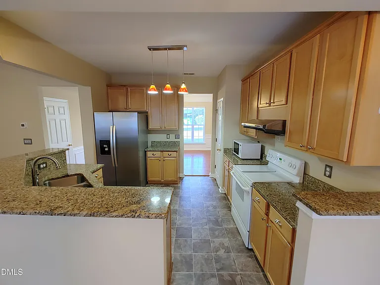 301 Millicent Way — Photo 8