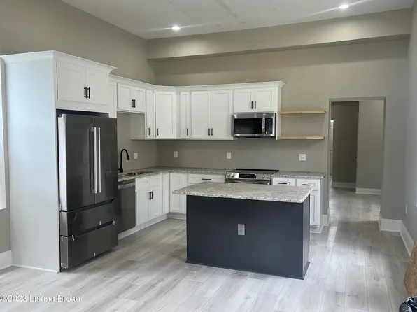 938 Swan St, Louisville, KY 40204