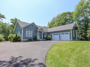22 Squier Lane, Kennebunkport, ME 04046