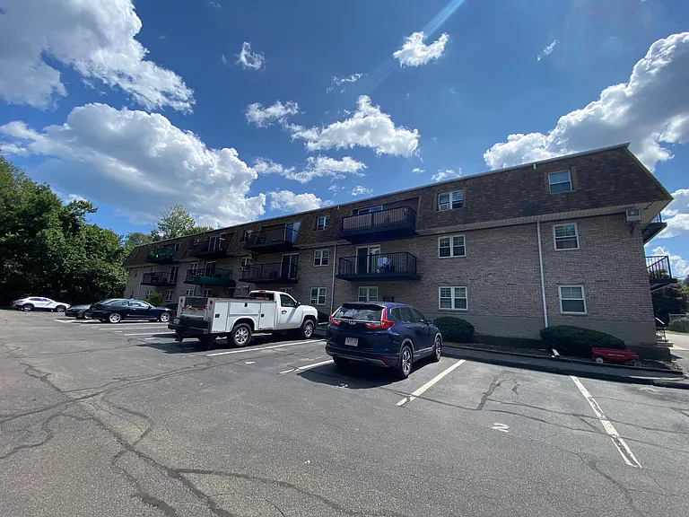 55-56 Elmwood Park #4 — Photo 11