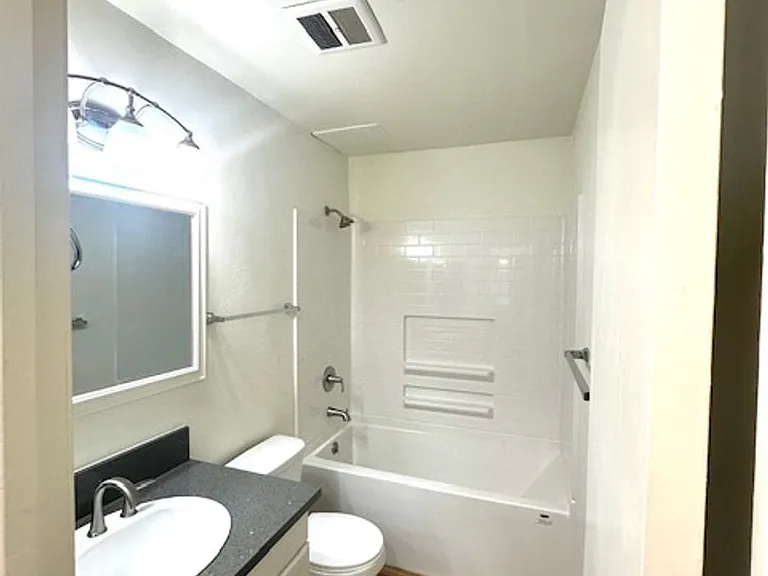 1159 E Meta St #2 — Photo 14
