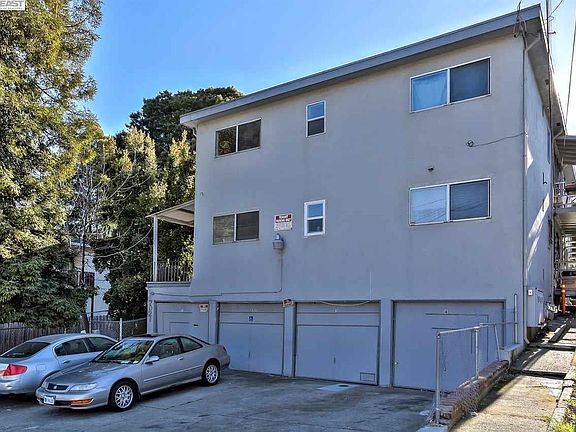 3rd image of 7021 Lacey Ave