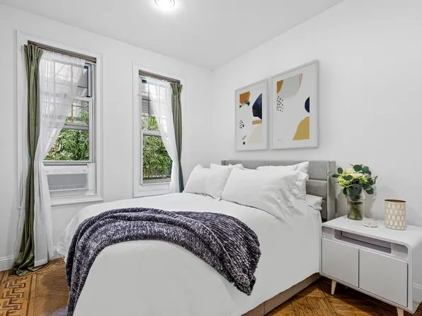 137 West 12th Street image 1 of 12