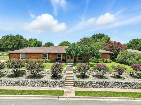 10004 Westpark Dr, Benbrook, TX 76126