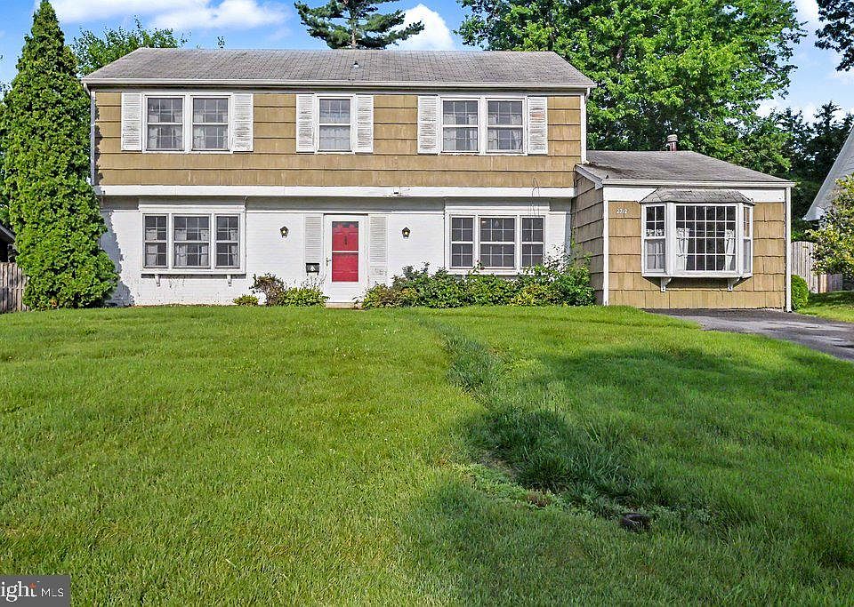 1st image of 2712 Filbert Ln