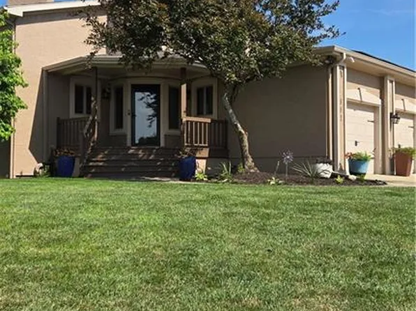 901 SW Raintree Dr, Lees Summit, MO 64082