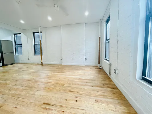 Rented by REAL New York | media 14