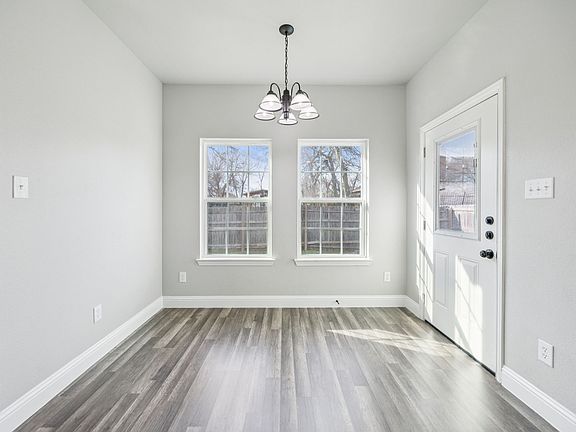 5th image of 704 E Jefferson St