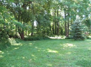 738 Hubbardston Rd, Barre, MA 01005