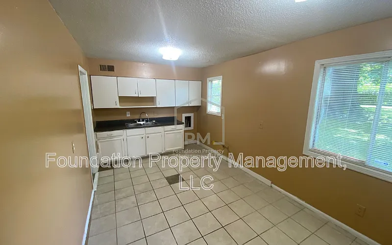 4 bed, 2.0 bath, 1346 sqft, $1,325 — Photo 3