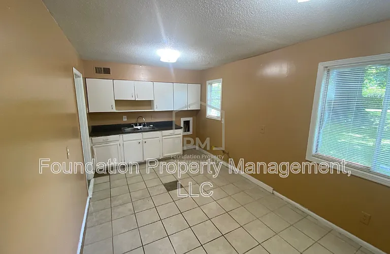 3425 Ladue St — Photo 2