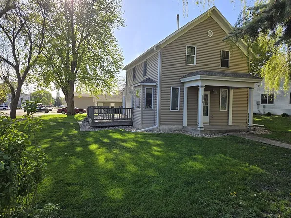 1009 Edgerly St, Larchwood, IA 51241