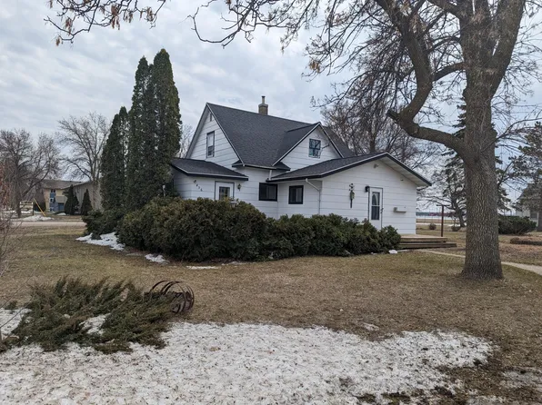 456 3rd St SE, Perham, MN 56573