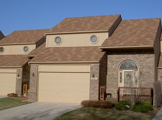 2095 Rochelle Park Dr, Rochester Hills, MI 48309