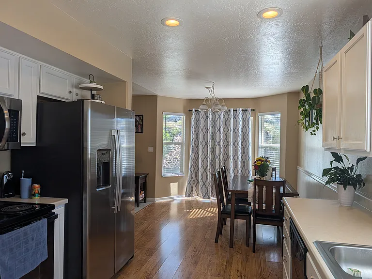 311 W Harvest Moon Dr — Photo 2