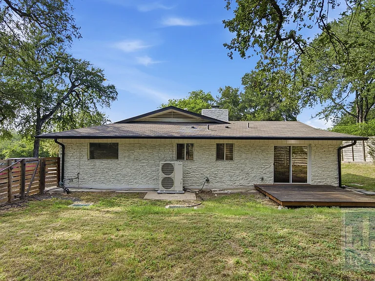 2703 Burleson Rd — Photo 25