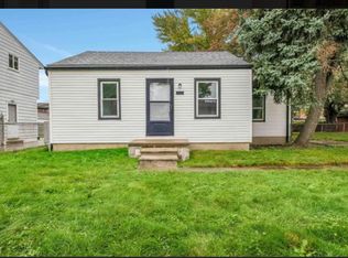 19540 Parkside St, Saint Clair Shores, MI 48080