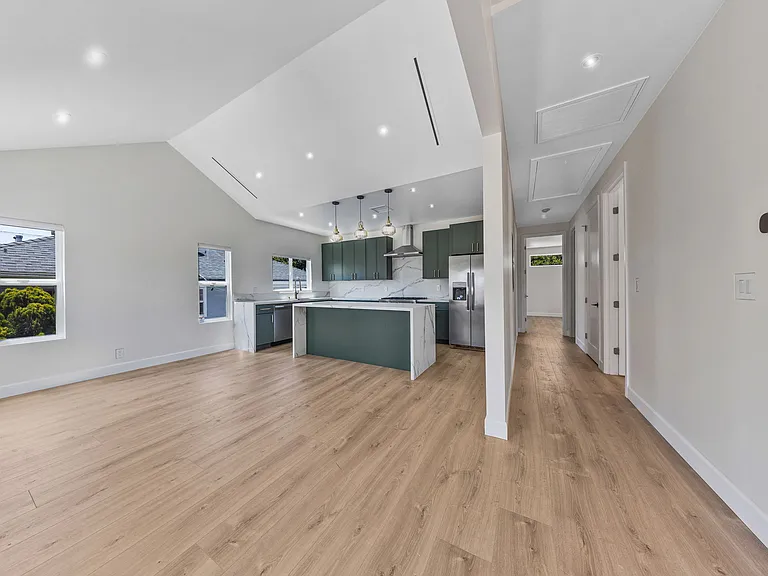 dining / kitchen