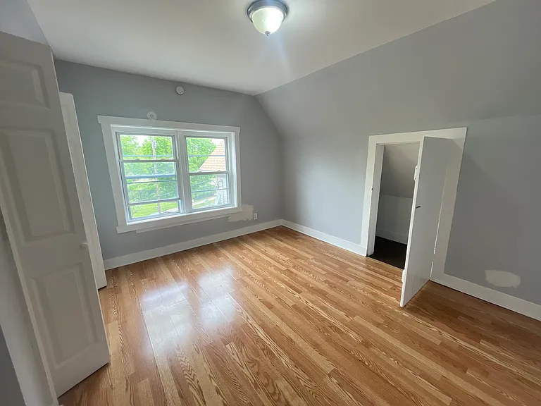 147 Winchester Ave — Photo 33