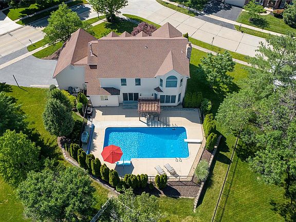 3rd image of 16831 Westglen Farms Dr