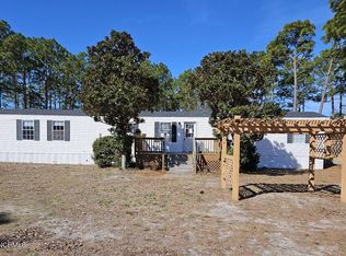 137 Pond Dr, Hubert, NC 28539