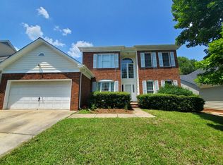 8921 Castlebay Dr, Charlotte, NC 28277