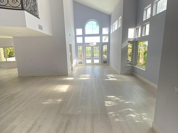 Entry to living room