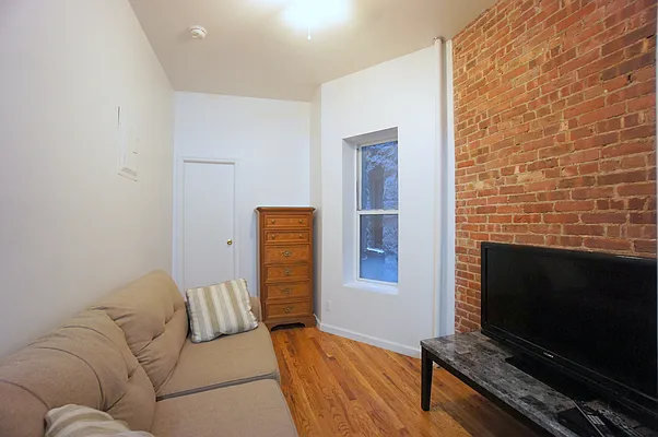 Rented by Compass | media 9