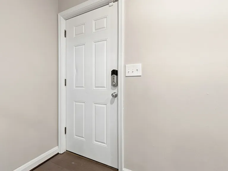 10 Birch Ave — Photo 2