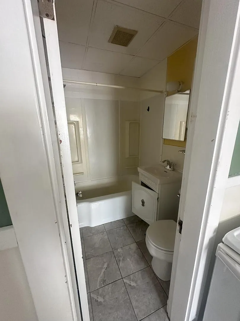 89 Shawmut - Unit 3 — Photo 2