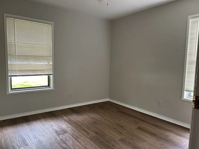 851 Willow Dr — Photo 10
