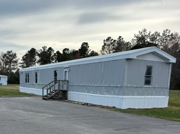 25 Carson Ave, Lumberton, NC 28360
