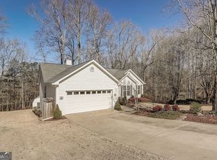 6310 Countryland Dr, Dawsonville, GA 30534