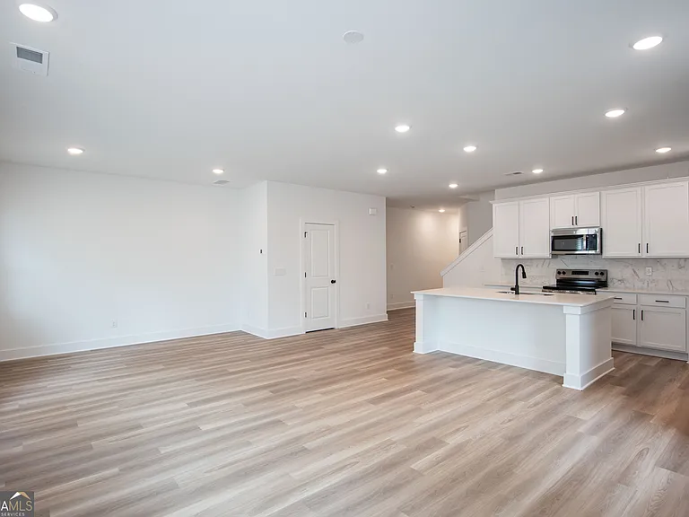 3140 Marabella Cir — Photo 13