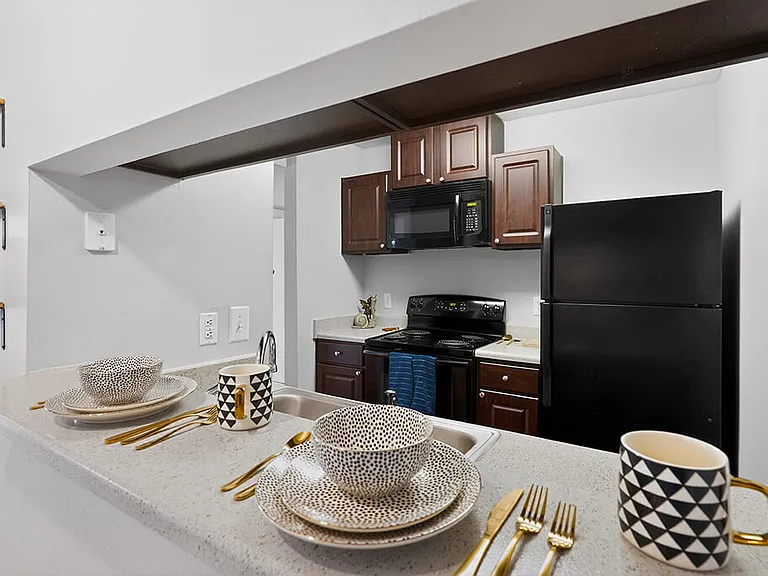 Landmark at Wynton Pointe Apartment Homes — Photo 11