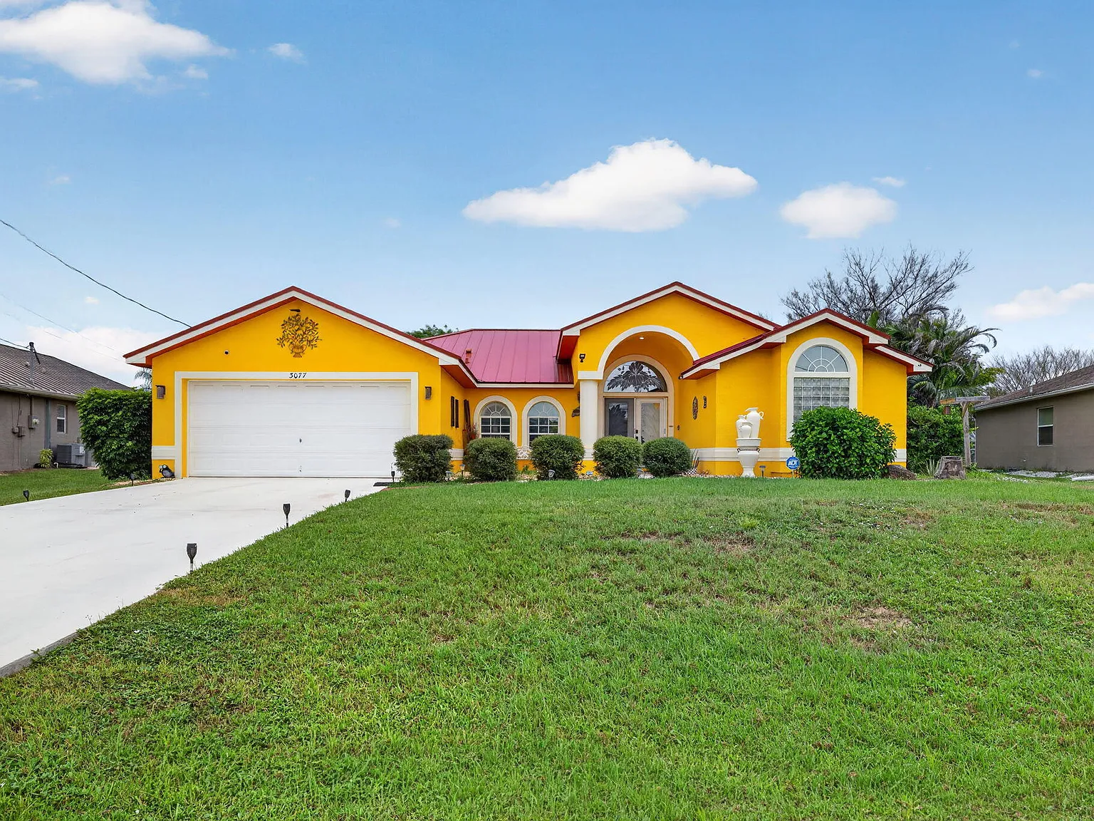 3 bed, 2.0 bath, 1898 sqft, $3,500 — Photo 1