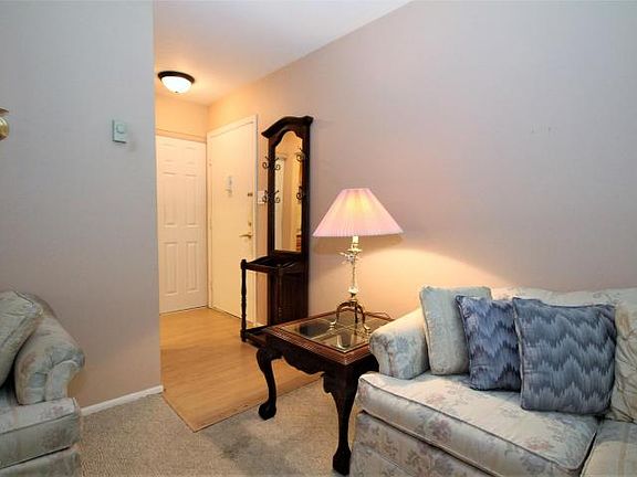 5th image of 162 Cross Slope Ct Unit D