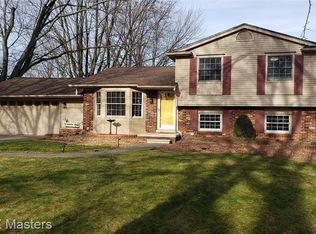 23490 Mary St, Taylor, MI 48180