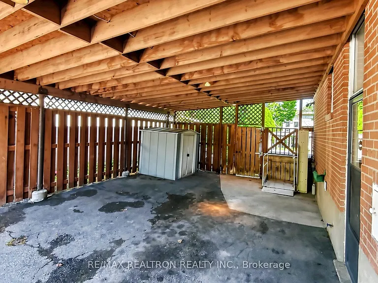 398 Connaught Ave — Photo 6