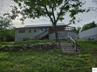 22 Launch Landing Dr, Edwards, MO 65326