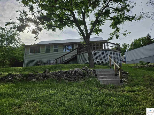 22 Launch Landing Dr, Edwards, MO 65326